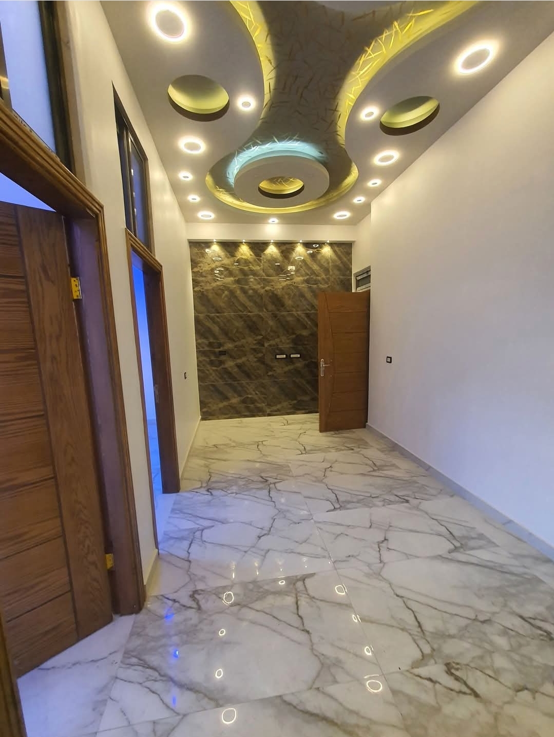 للبيع شقه ارضيه