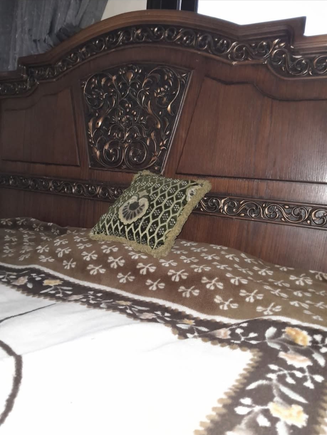 غرفه نوم خشب للبيع